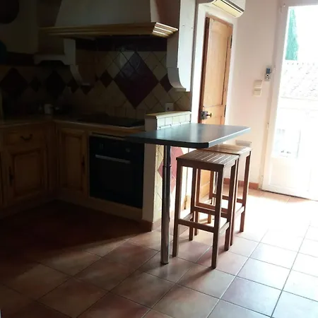 Maison De Village Dans Languedoc-roussillon Vergeze